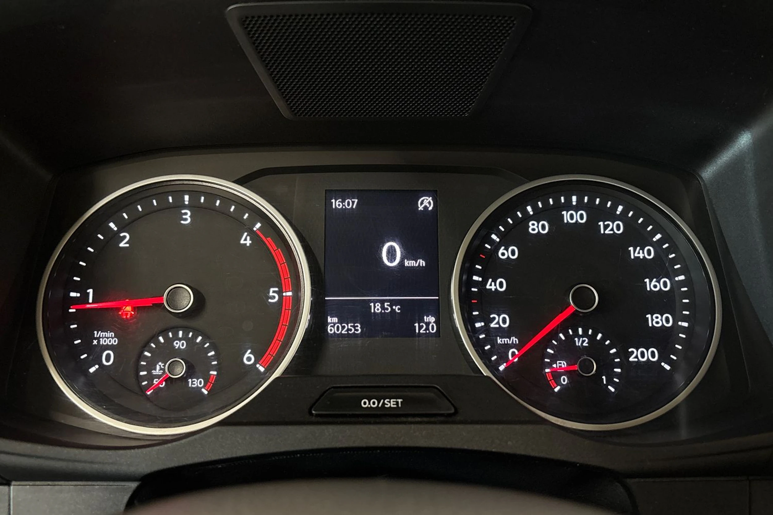 valkoinen Volkswagen Crafter 2021 kuva 15.