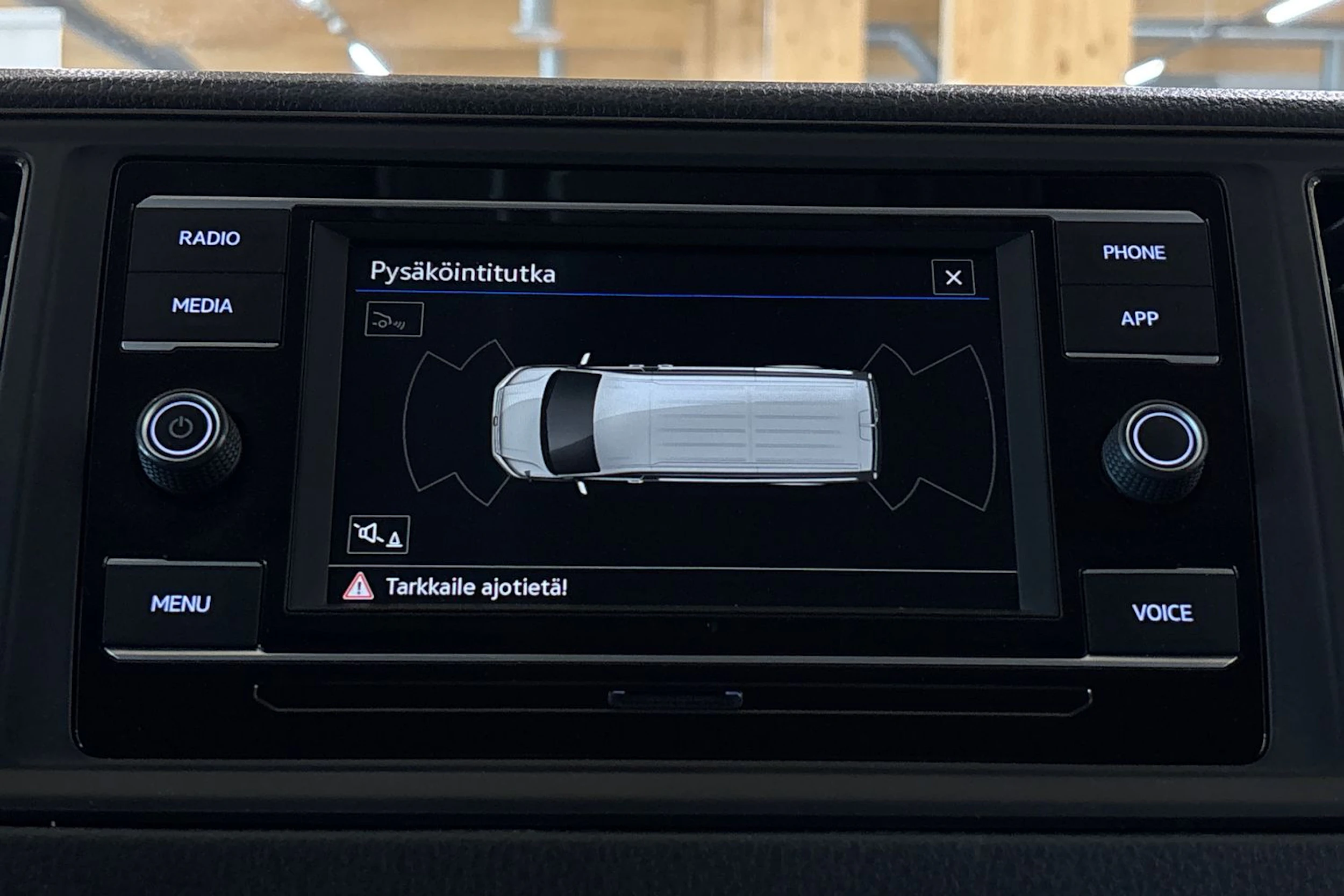 valkoinen Volkswagen Crafter 2021 kuva 17.