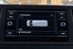 valkoinen Volkswagen Crafter 2021 kuva 17.