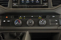 valkoinen Volkswagen Crafter 2021 kuva 21.