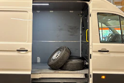 valkoinen Volkswagen Crafter 2021 kuva 25.