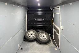 valkoinen Volkswagen Crafter 2021 kuva 28.