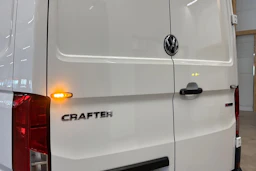 valkoinen Volkswagen Crafter 2021 kuva 33.