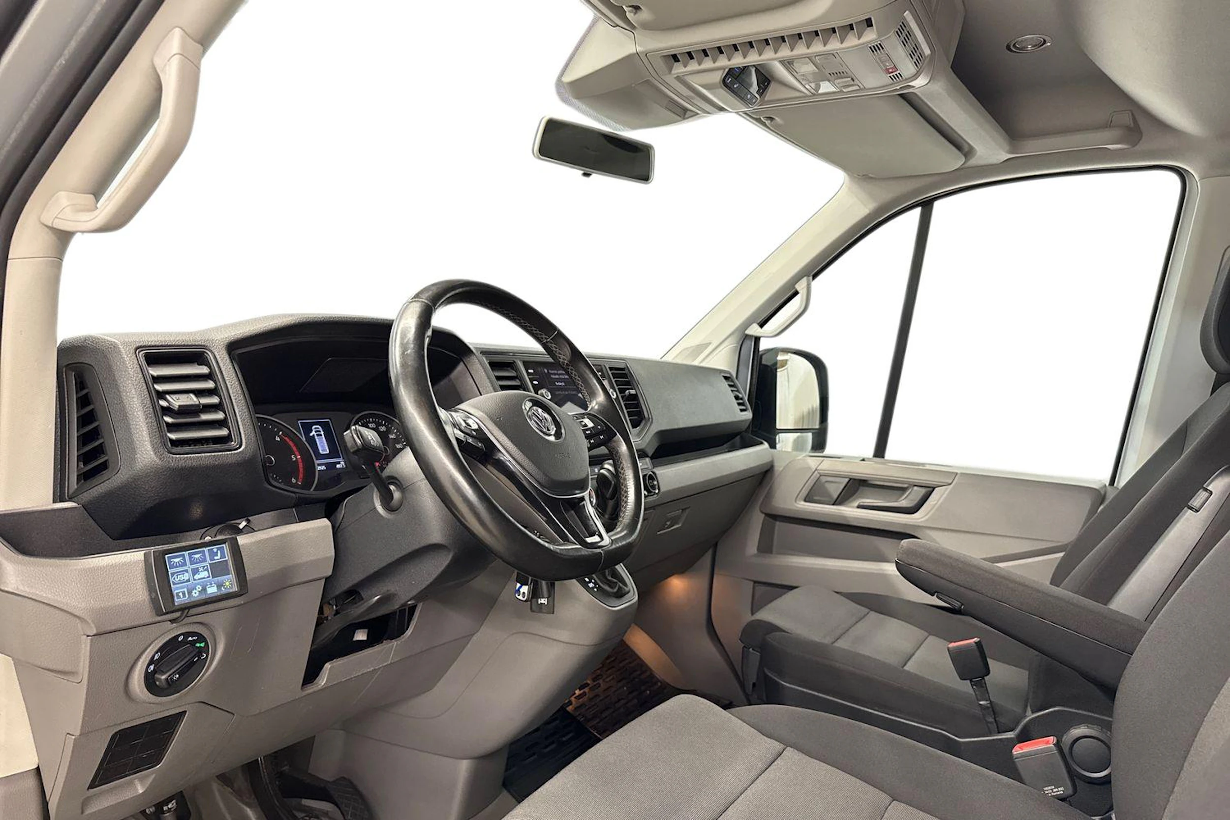 harmaa Volkswagen Crafter 2021 kuva 8.