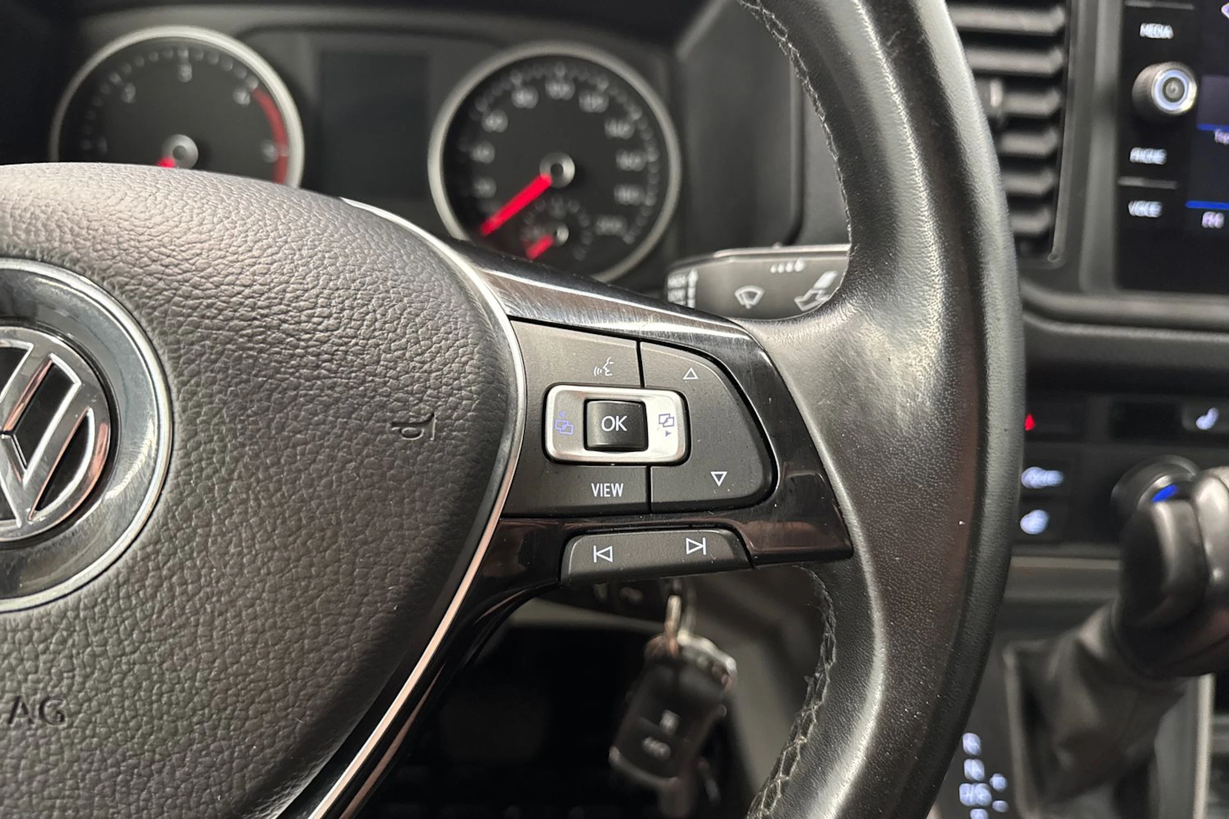 harmaa Volkswagen Crafter 2021 kuva 16.