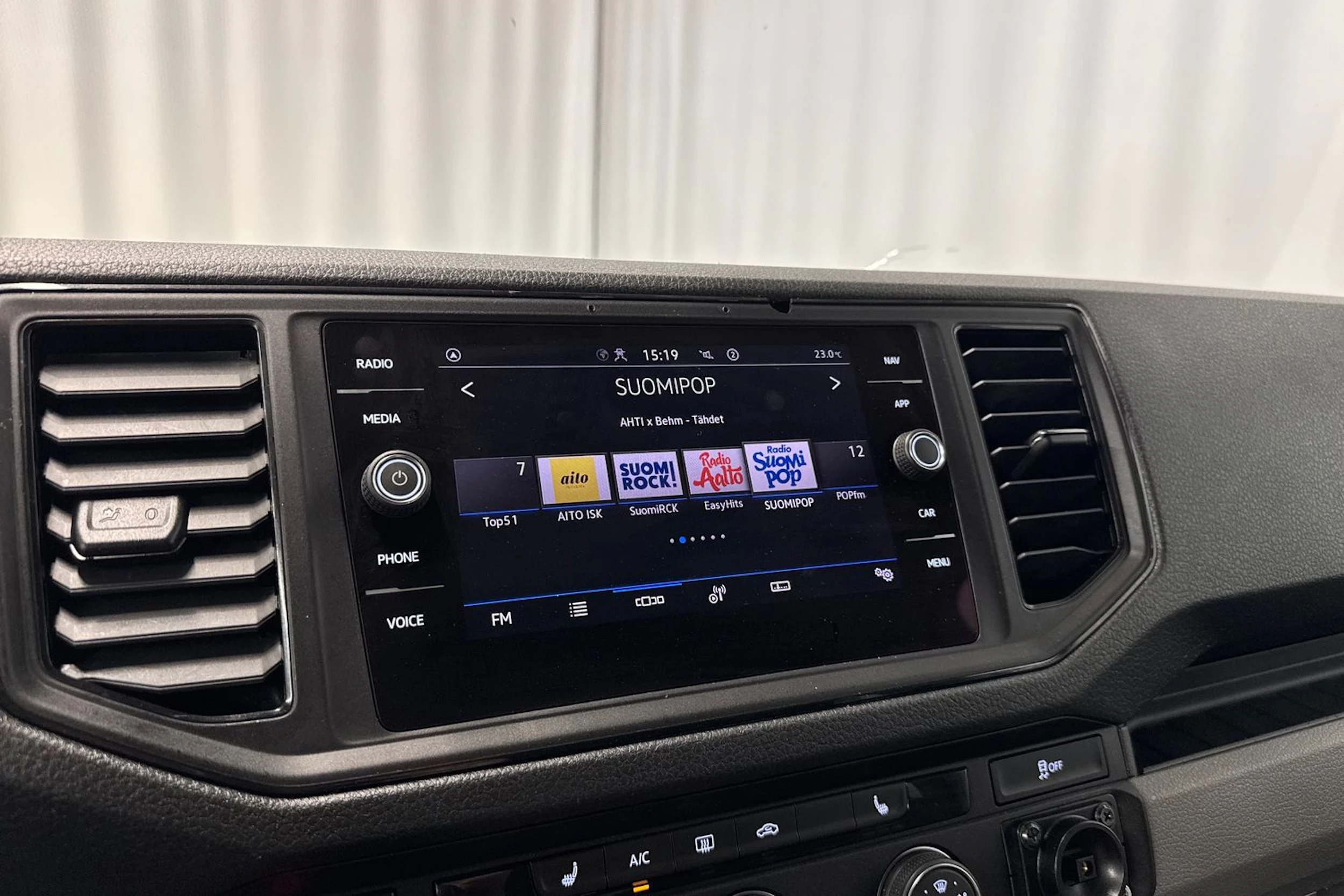 harmaa Volkswagen Crafter 2021 kuva 18.