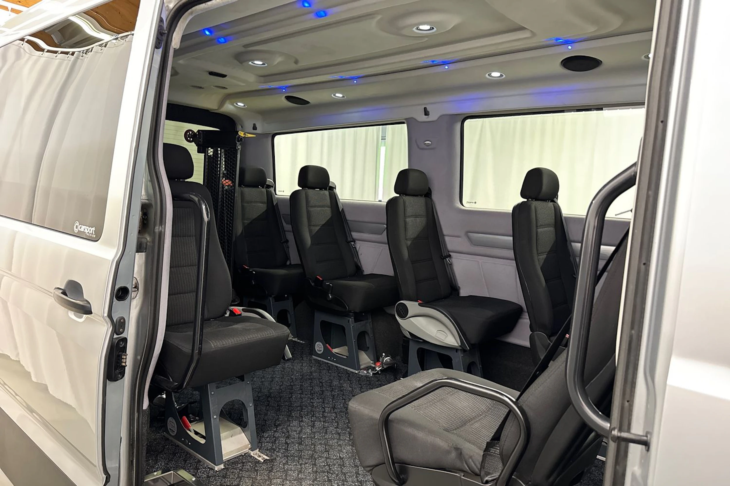 harmaa Volkswagen Crafter 2021 kuva 26.