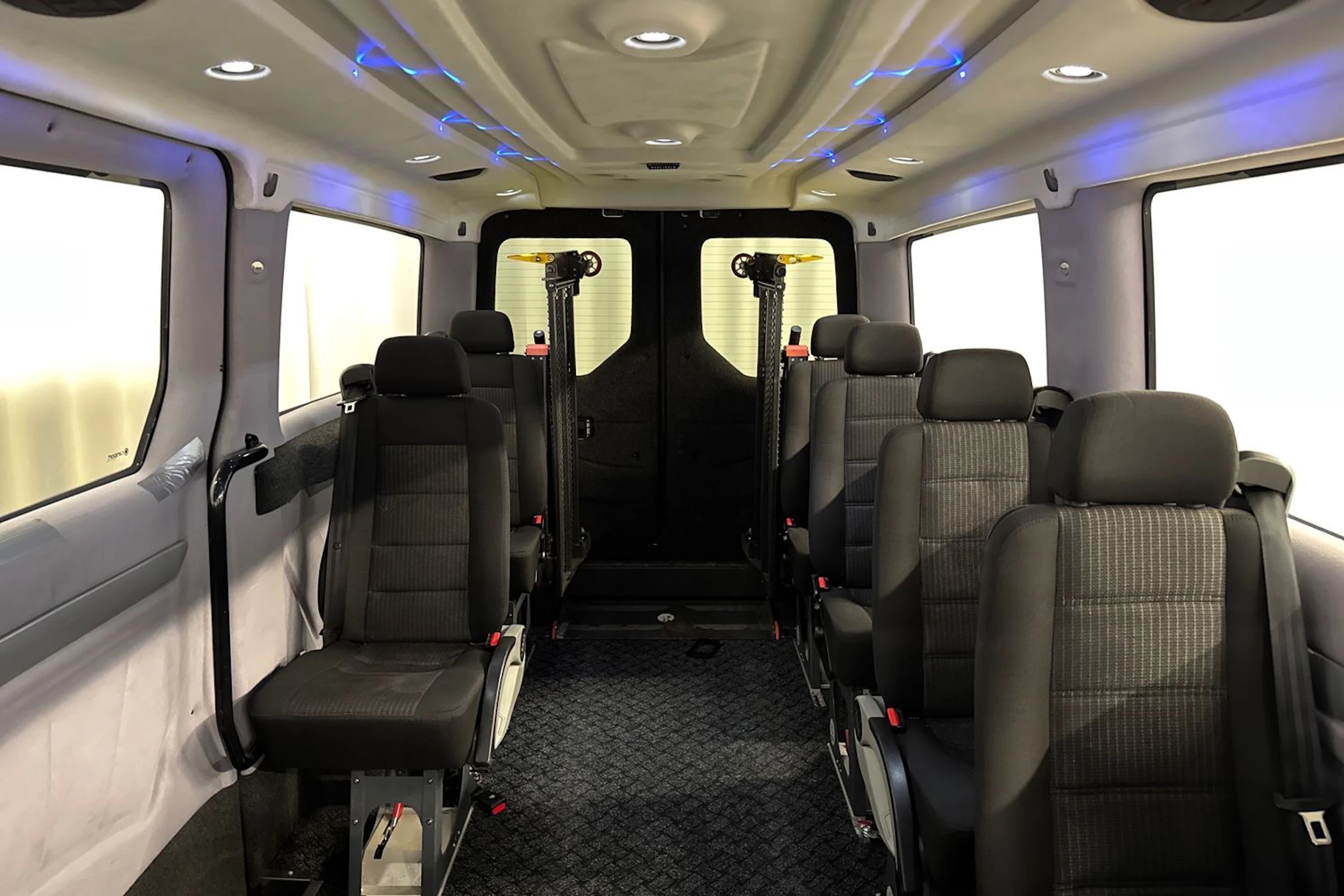 harmaa Volkswagen Crafter 2021 kuva 28.