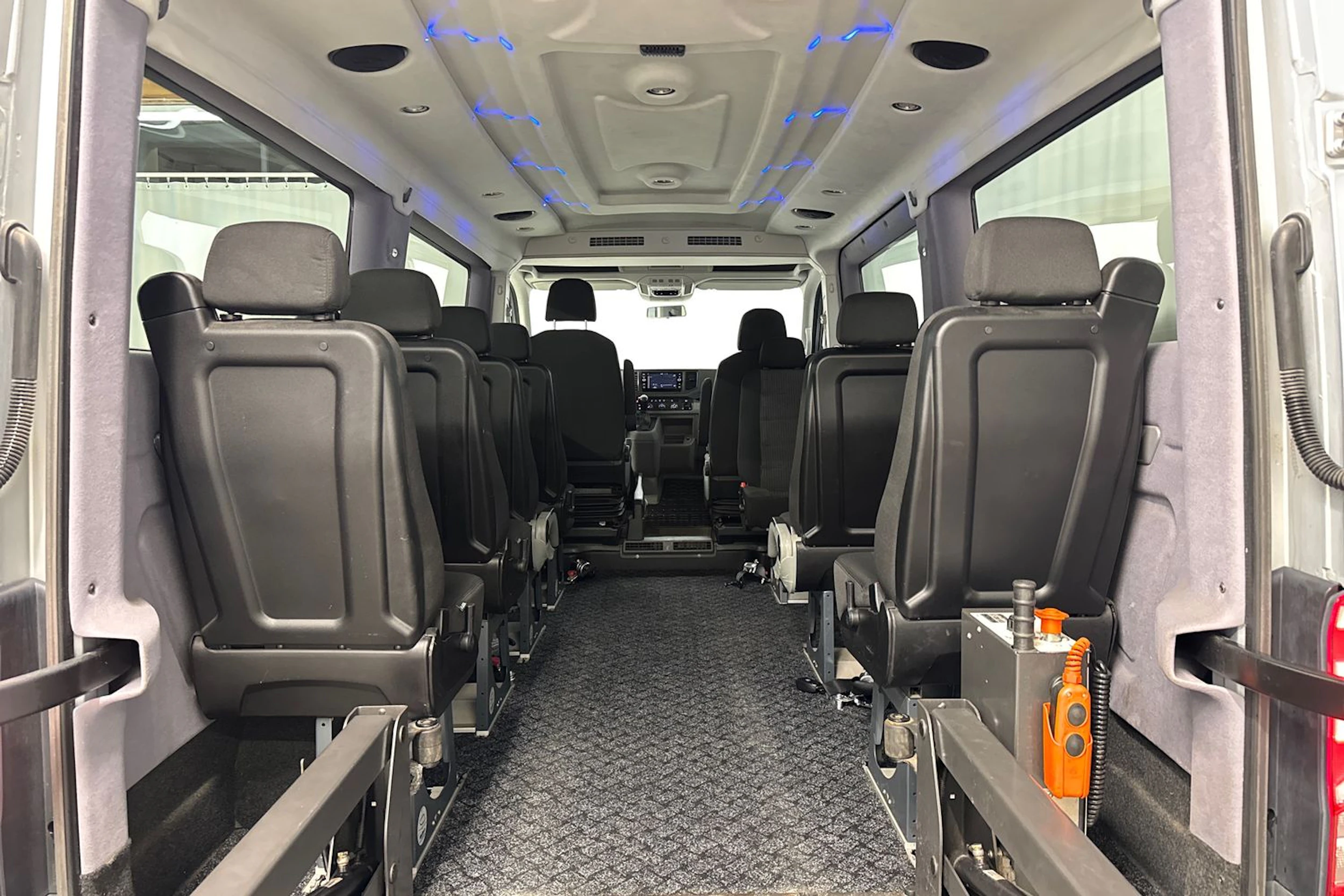 harmaa Volkswagen Crafter 2021 kuva 31.