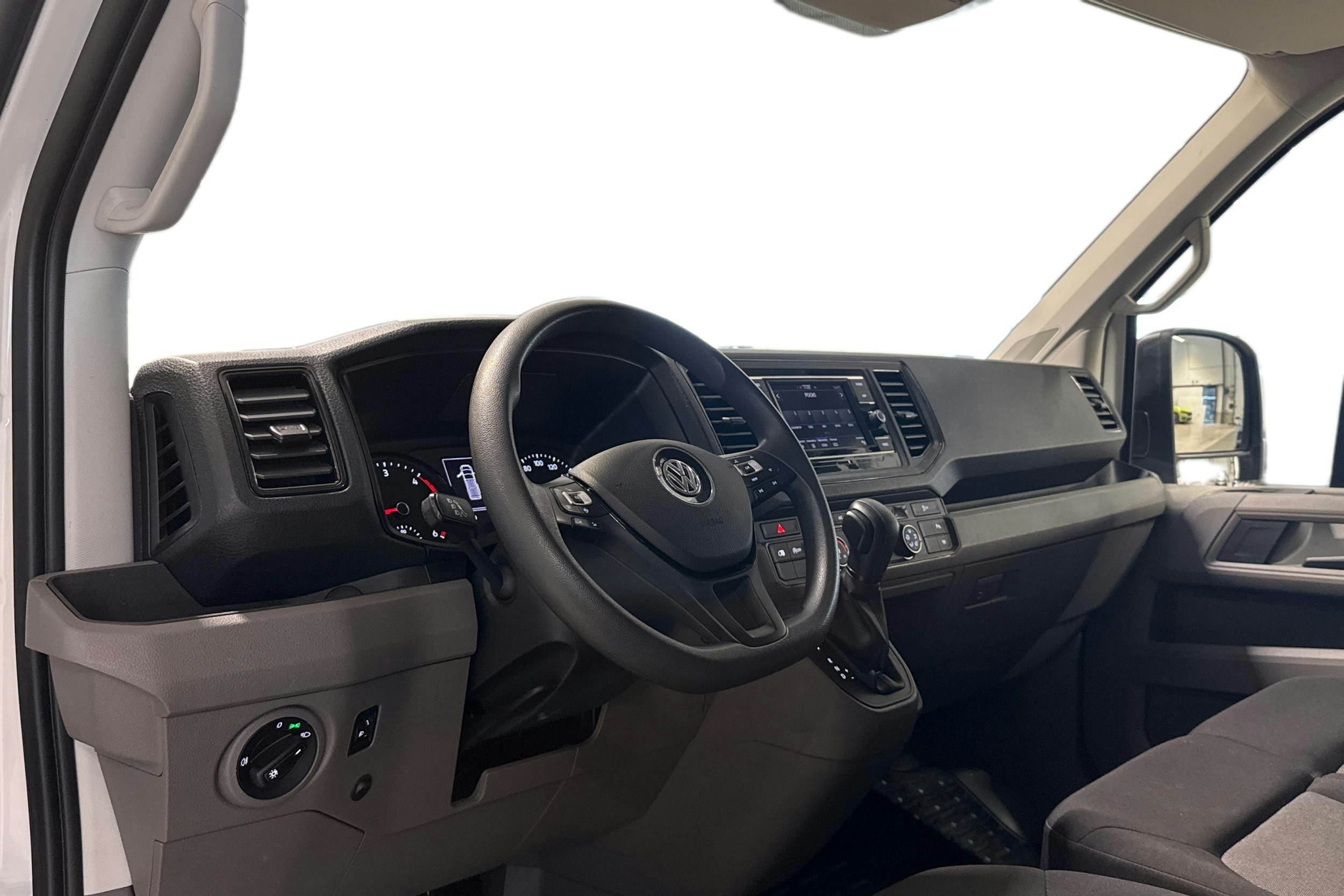 valkoinen Volkswagen Crafter 2021 kuva 8.
