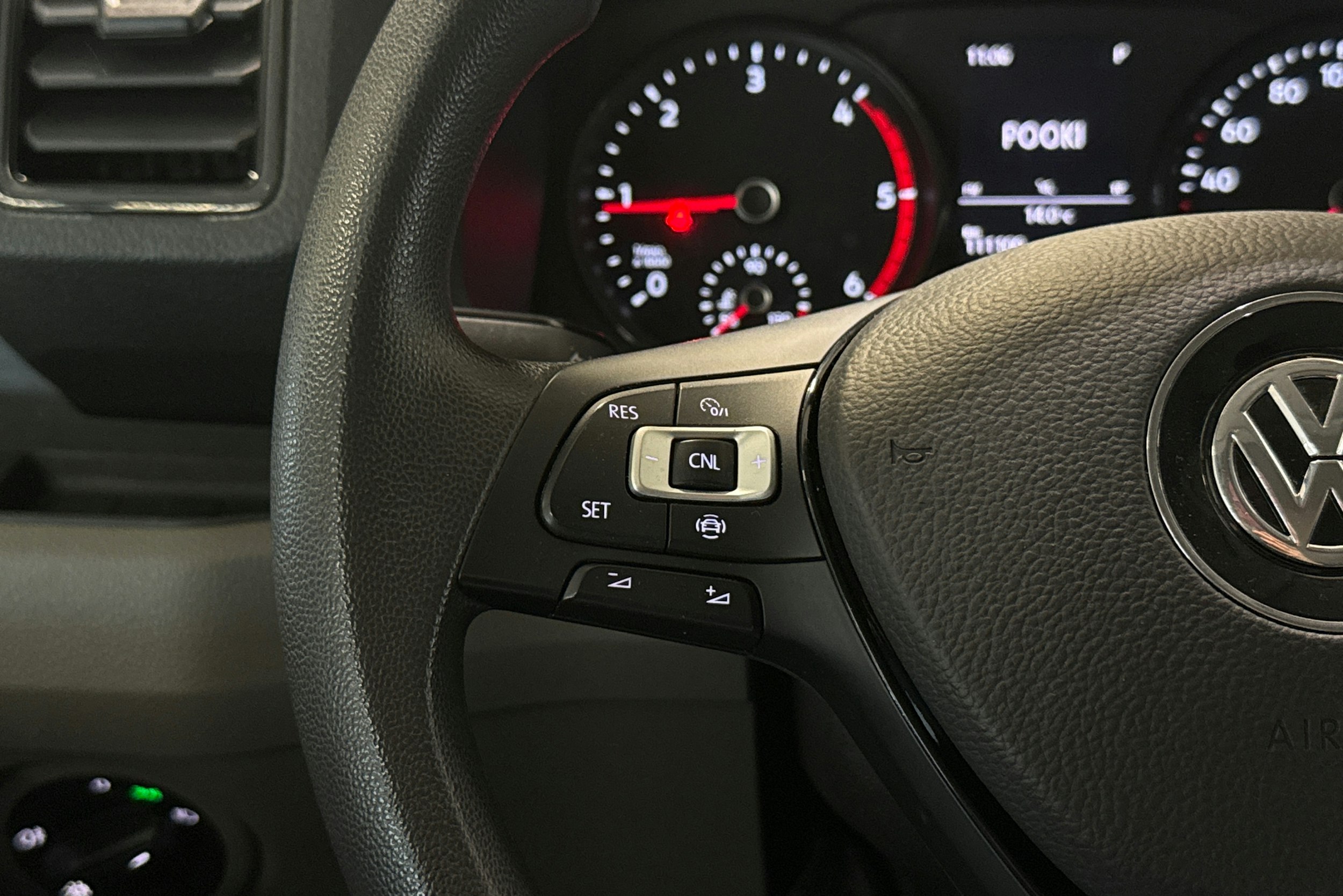 valkoinen Volkswagen Crafter 2021 kuva 15.