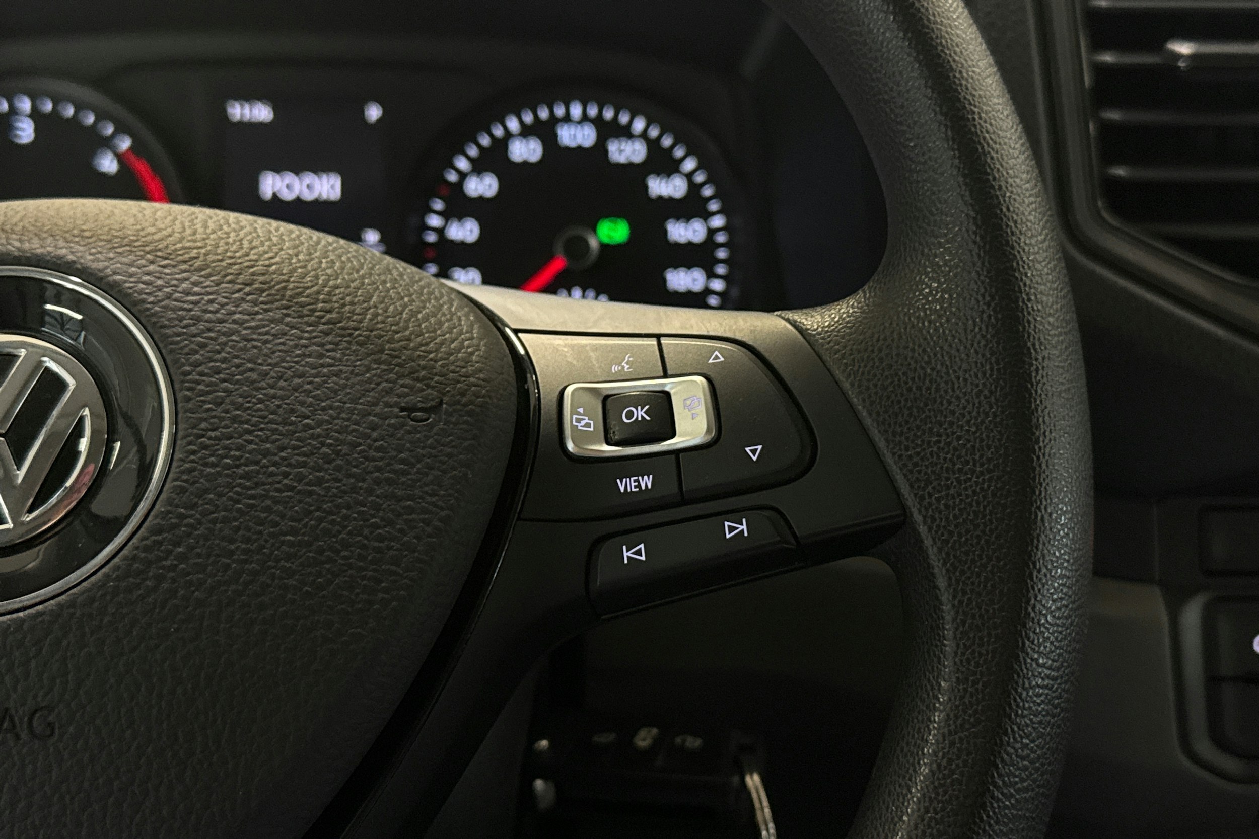 valkoinen Volkswagen Crafter 2021 kuva 16.