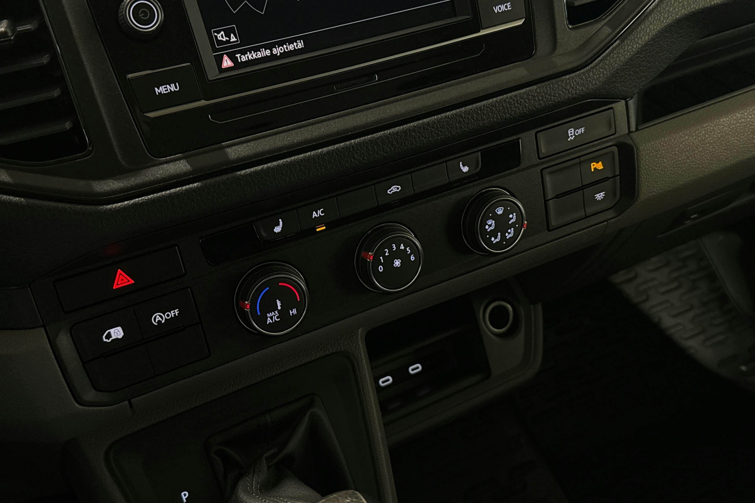 valkoinen Volkswagen Crafter 2021 kuva 21.