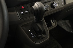 valkoinen Volkswagen Crafter 2021 kuva 22.