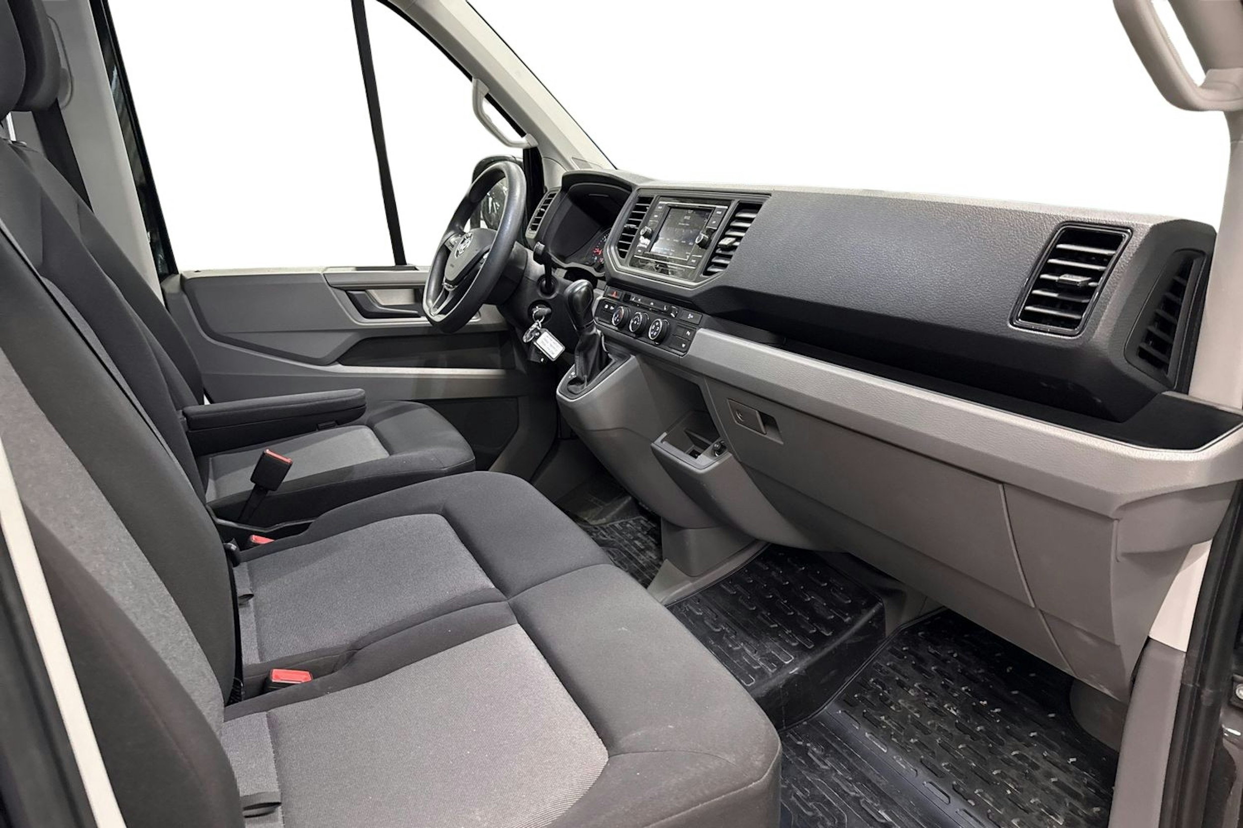 Musta Volkswagen CRAFTER 2021 kuva 9.