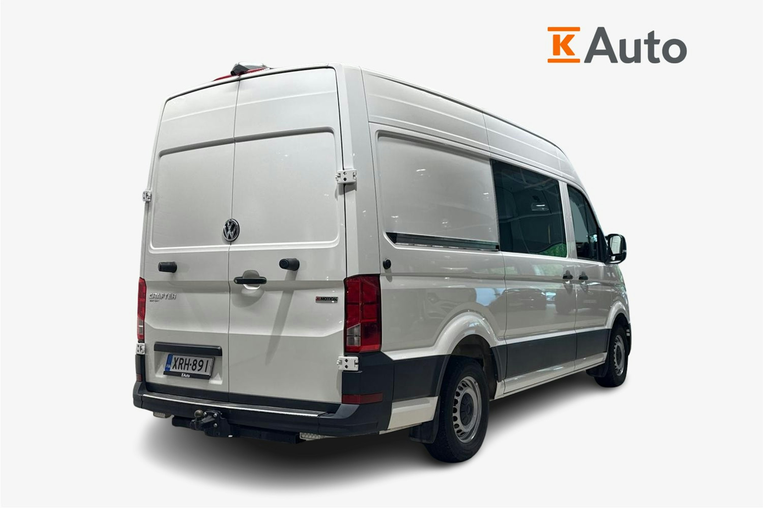 valkoinen Volkswagen Crafter 2021 kuva 2.