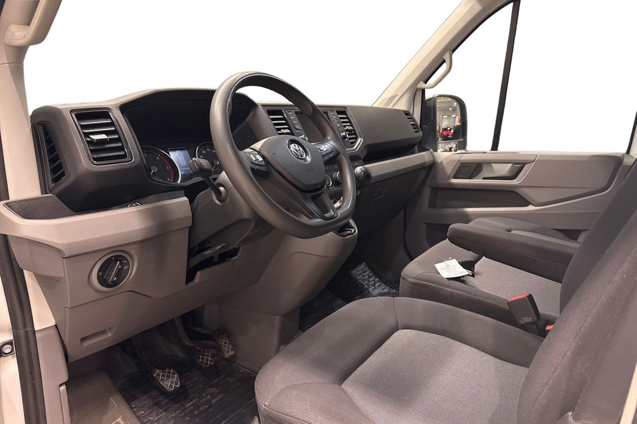 valkoinen Volkswagen Crafter 2021 kuva 6.