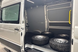 valkoinen Volkswagen Crafter 2021 kuva 13.