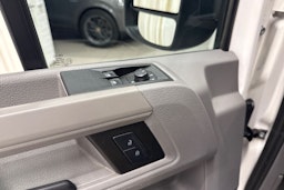 valkoinen Volkswagen Crafter 2021 kuva 19.