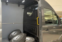 harmaa Volkswagen Crafter 2021 kuva 10.