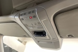 valkoinen Volkswagen Crafter 2021 kuva 16.