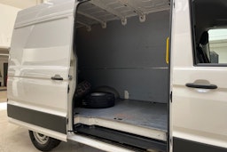 valkoinen Volkswagen Crafter 2021 kuva 17.