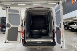 valkoinen Volkswagen Crafter 2021 kuva 19.