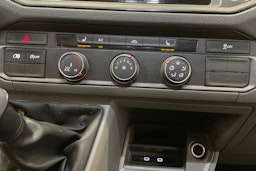 valkoinen Volkswagen Crafter 2021 kuva 28.