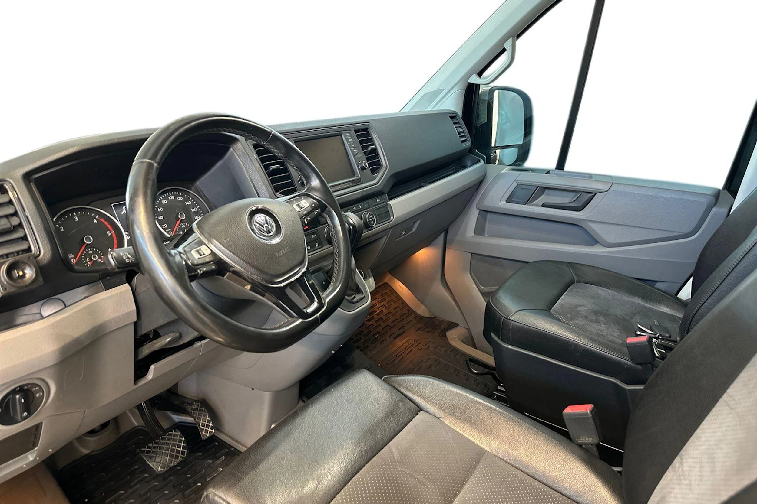 Musta Volkswagen Crafter 2021 kuva 8.