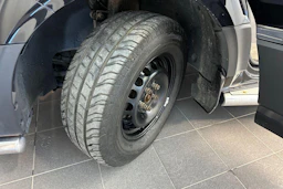Musta Volkswagen Crafter 2021 kuva 12.