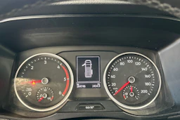 Musta Volkswagen Crafter 2021 kuva 16.