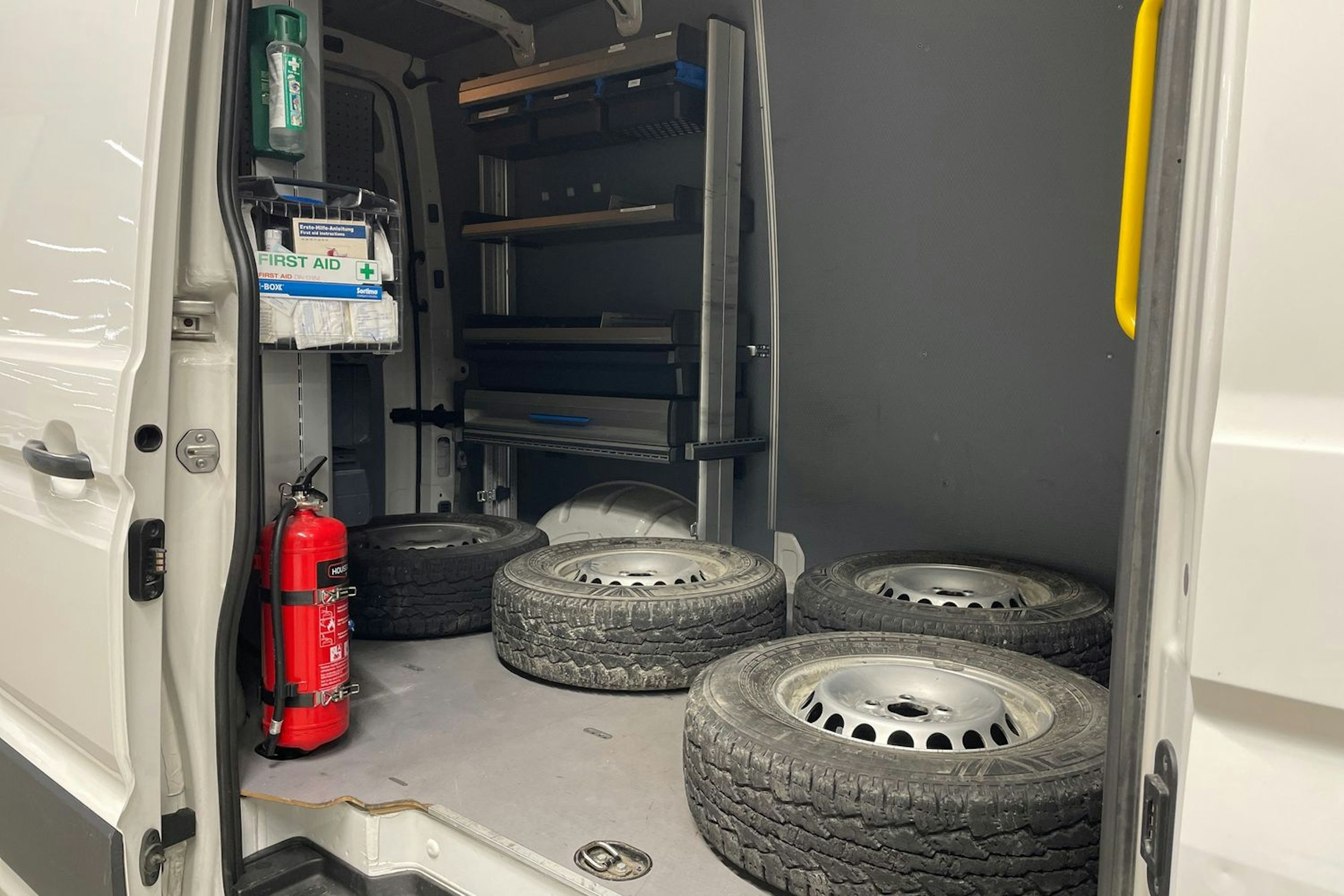 Valkoinen Volkswagen CRAFTER 2021 kuva 21.