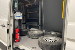 Valkoinen Volkswagen CRAFTER 2021 kuva 21.