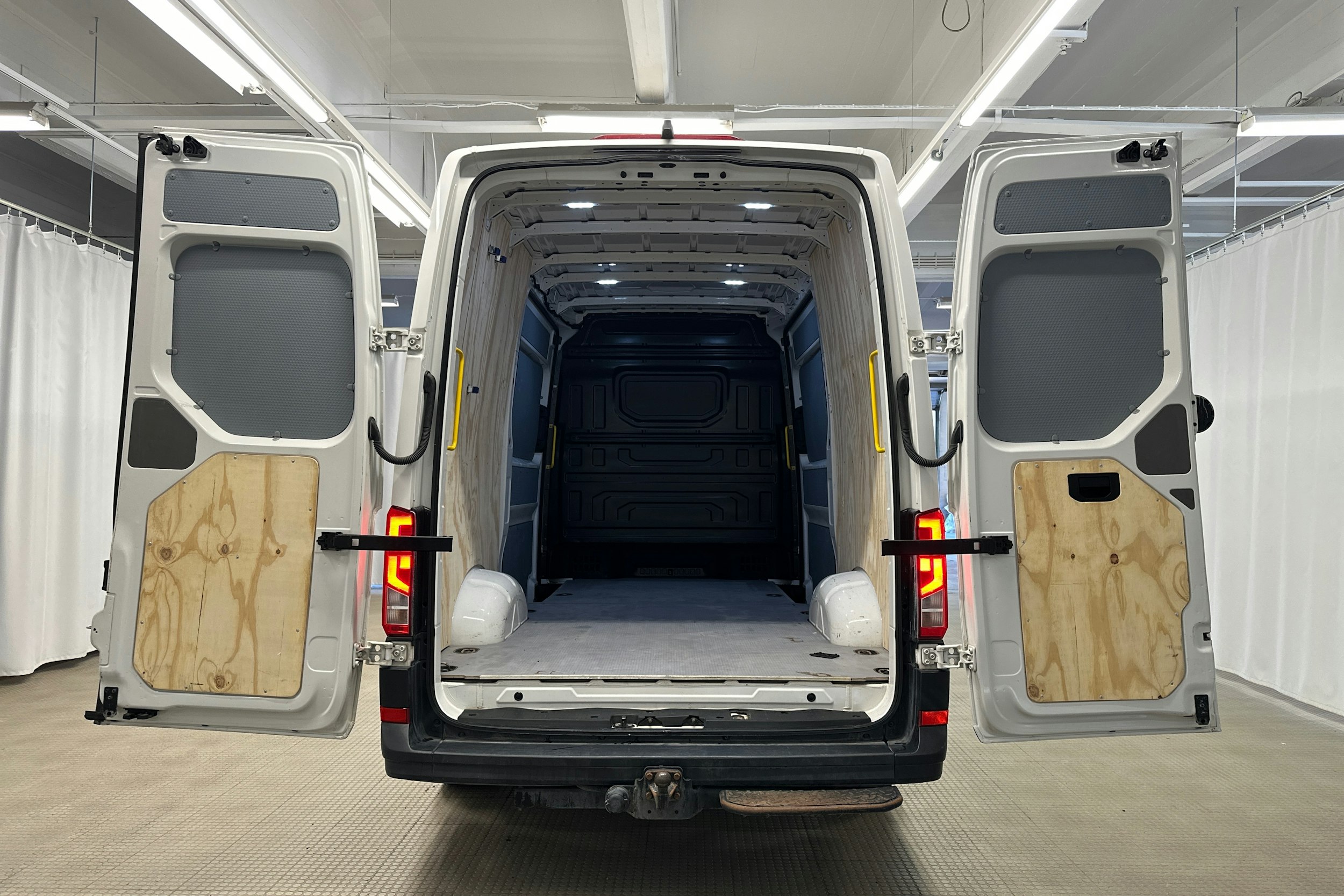 valkoinen Volkswagen Crafter 2022 kuva 9.