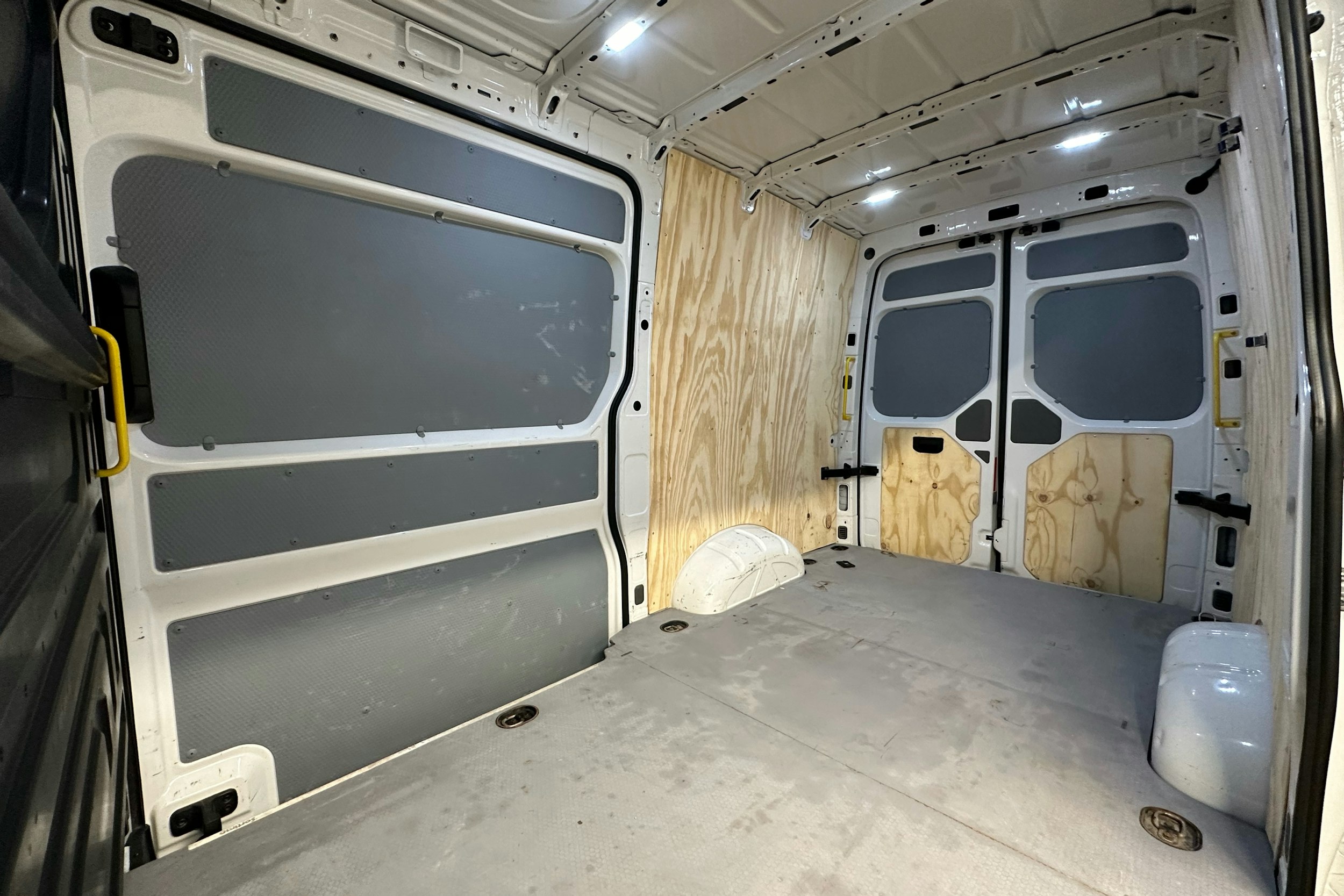 valkoinen Volkswagen Crafter 2022 kuva 10.