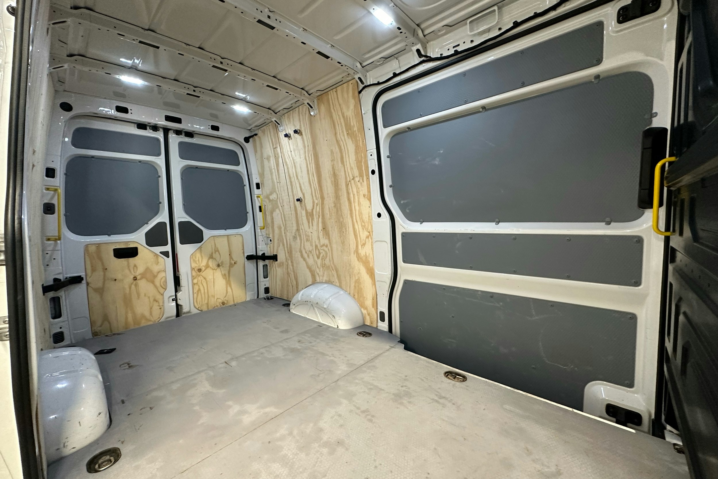 valkoinen Volkswagen Crafter 2022 kuva 11.