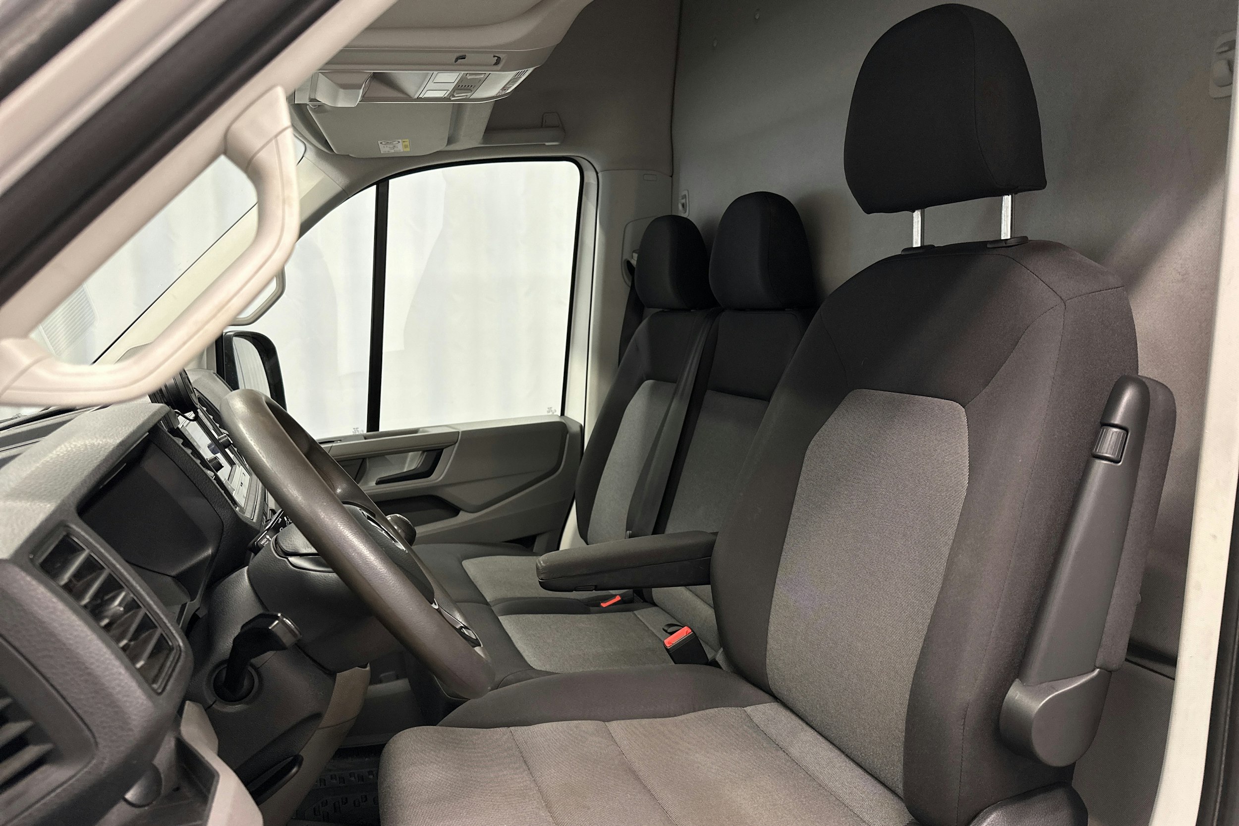 valkoinen Volkswagen Crafter 2022 kuva 12.