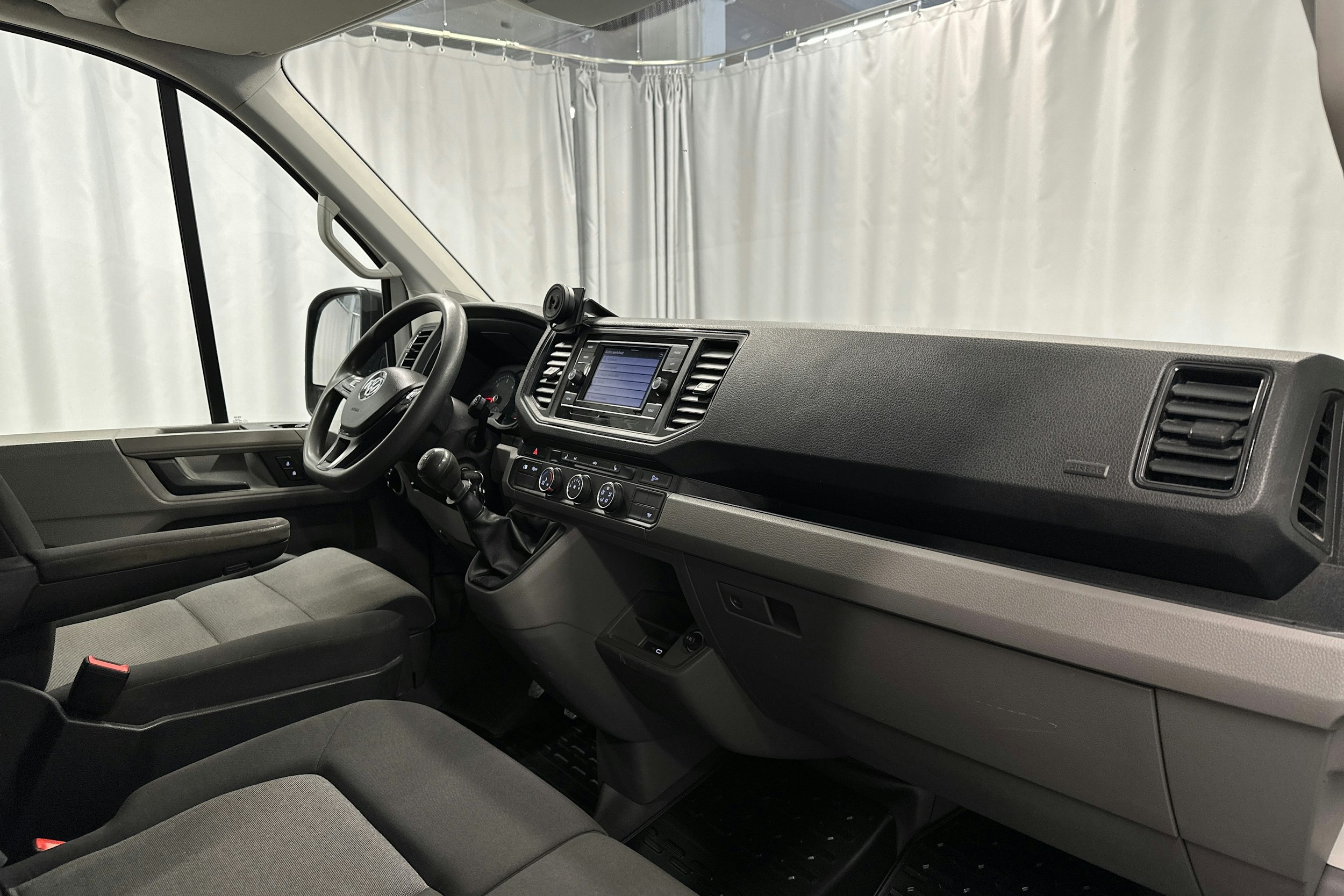 valkoinen Volkswagen Crafter 2022 kuva 13.