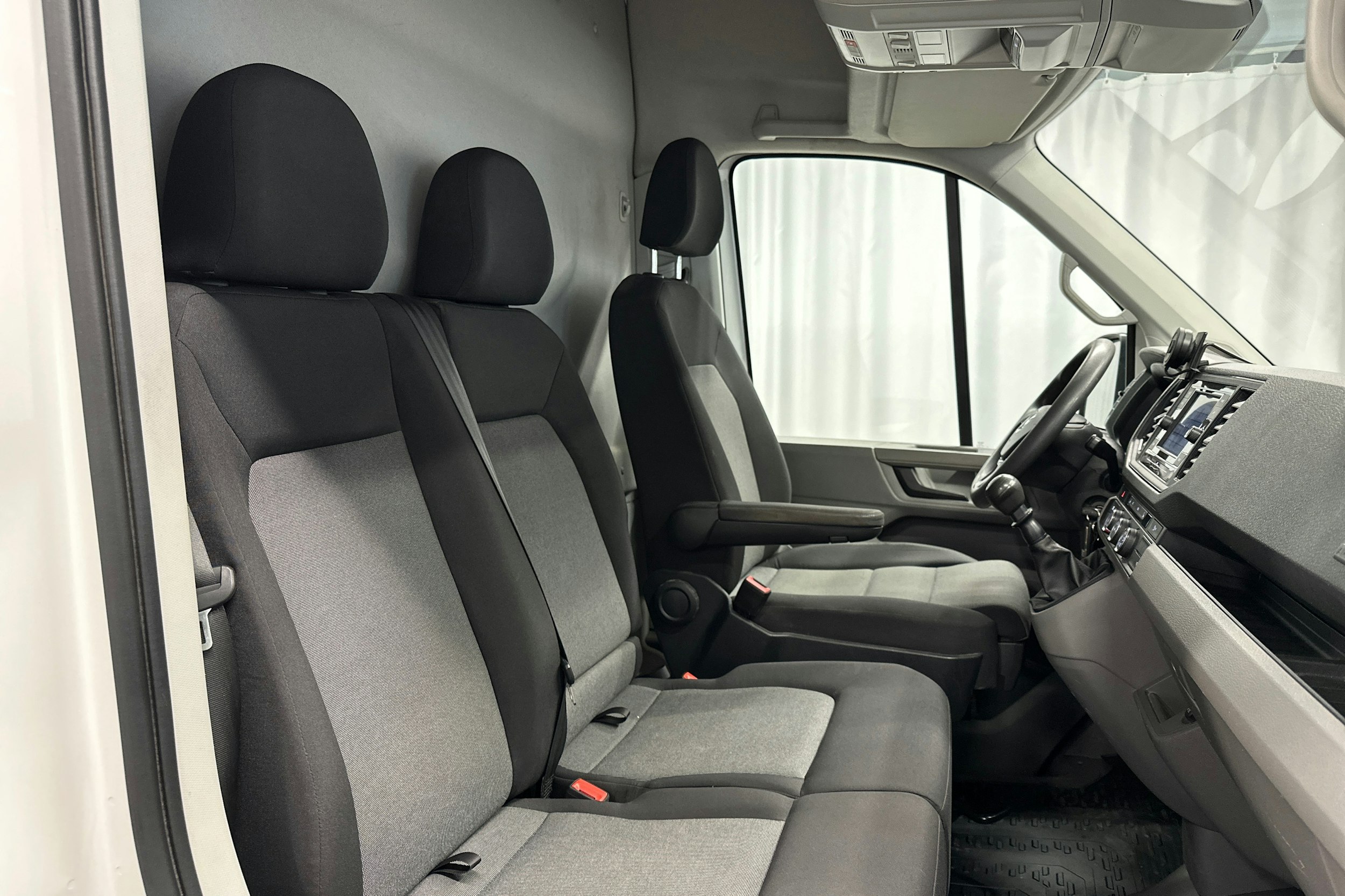 valkoinen Volkswagen Crafter 2022 kuva 14.
