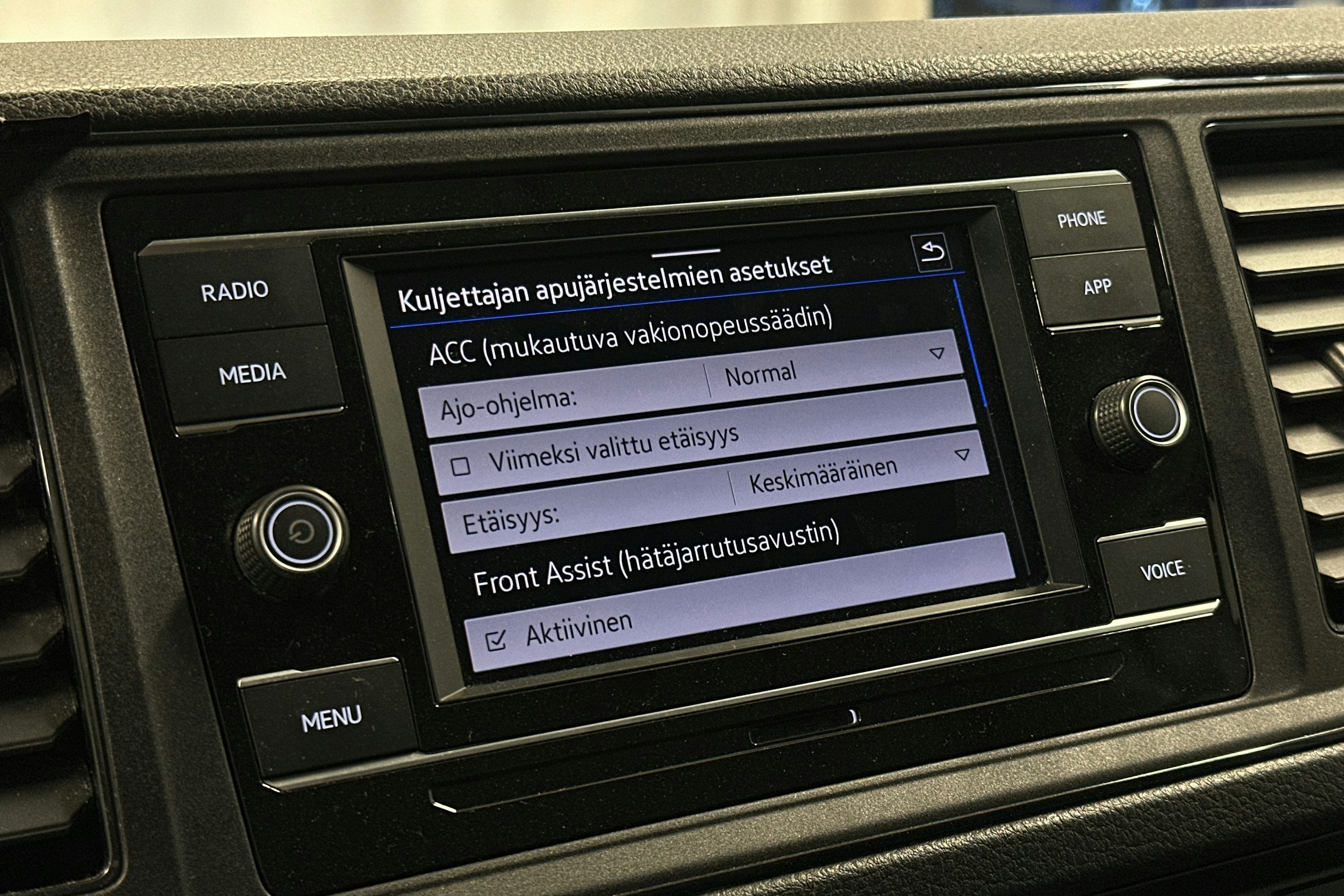 valkoinen Volkswagen Crafter 2022 kuva 21.