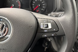 valkoinen Volkswagen Crafter 2022 kuva 16.