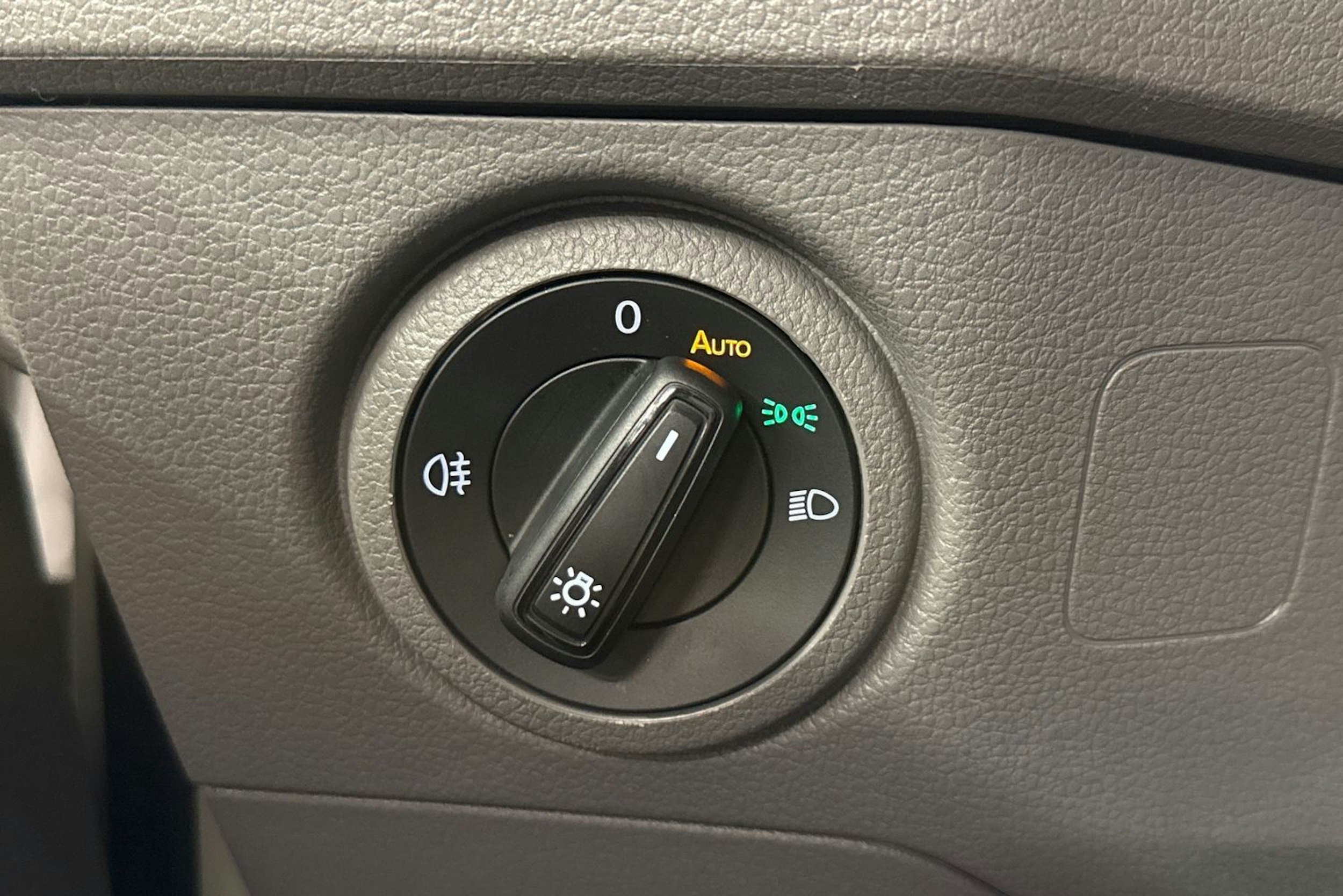 valkoinen Volkswagen Crafter 2022 kuva 18.