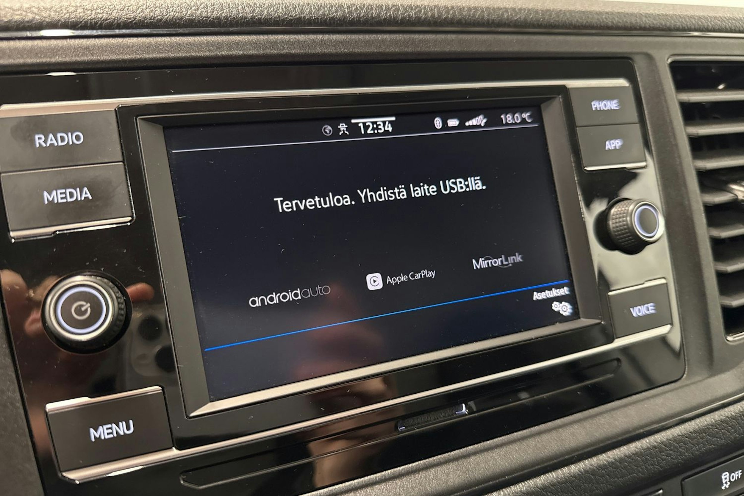 valkoinen Volkswagen Crafter 2022 kuva 21.