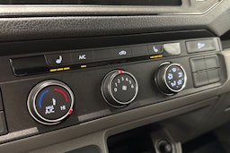 valkoinen Volkswagen Crafter 2022 kuva 22.