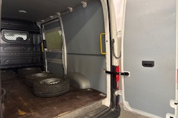 valkoinen Volkswagen Crafter 2022 kuva 24.