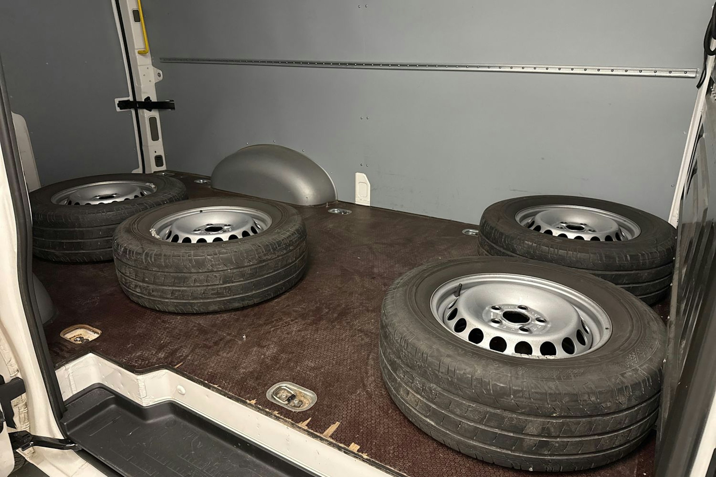 valkoinen Volkswagen Crafter 2022 kuva 27.