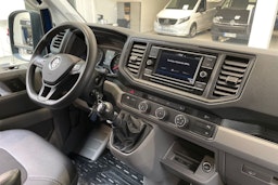 sininen Volkswagen Crafter 2022 kuva 13.