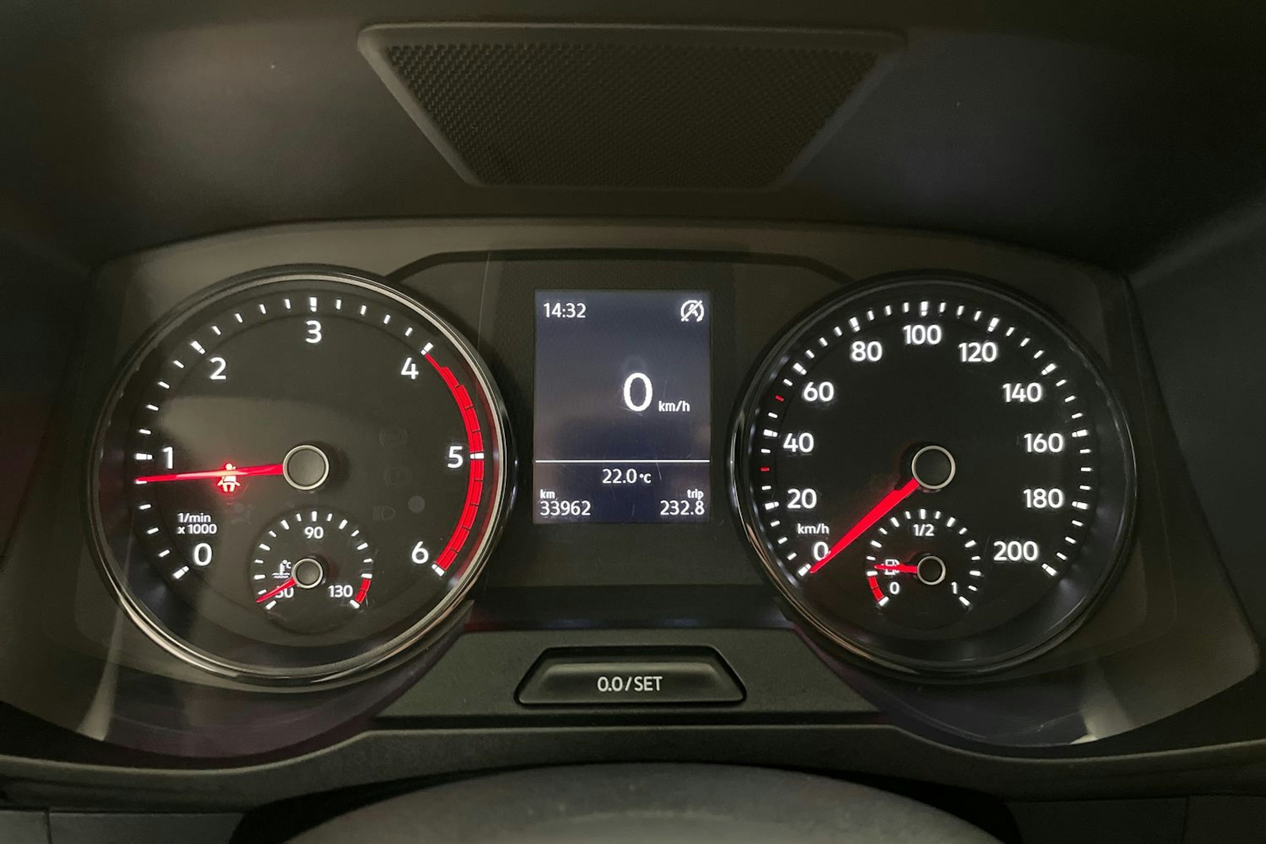 sininen Volkswagen Crafter 2022 kuva 24.