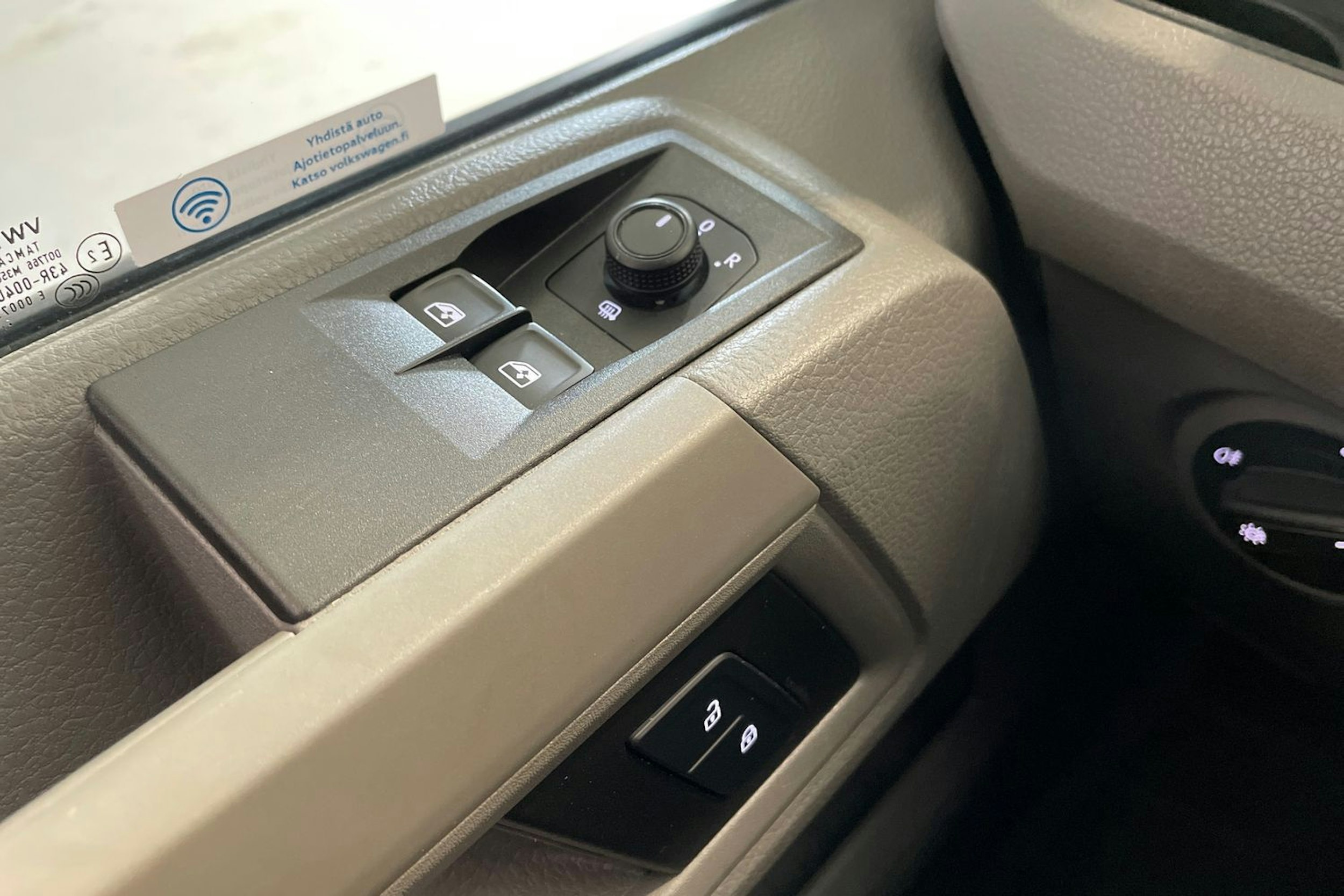 sininen Volkswagen Crafter 2022 kuva 26.