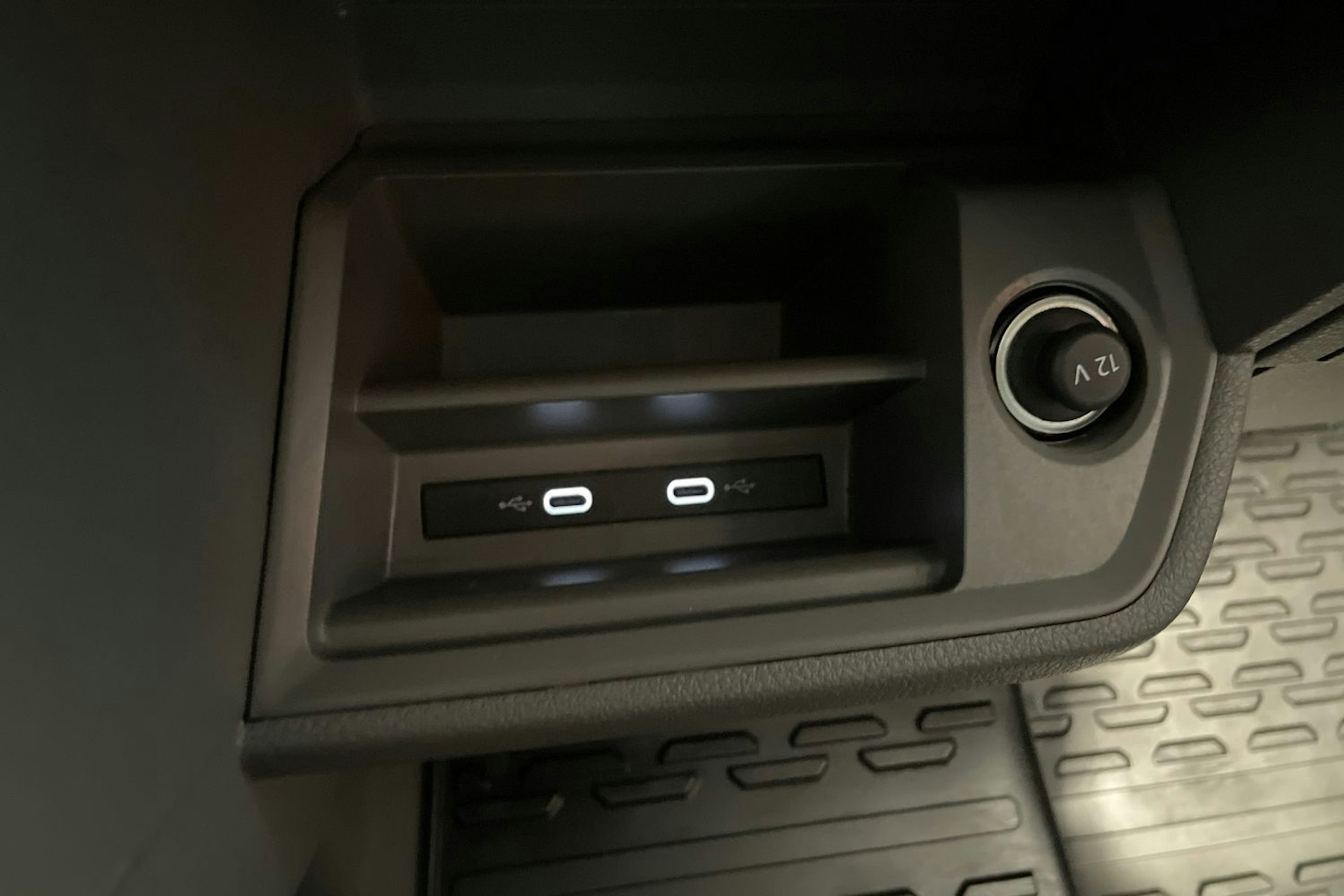 sininen Volkswagen Crafter 2022 kuva 28.